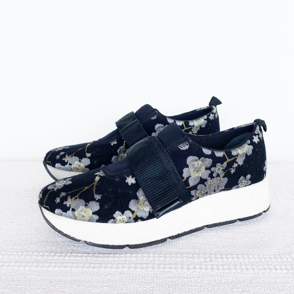 FRANCO SARTO Odella Black Floral slip-
on platform Sneakers in Womens size 9 - Picture 2 of 10